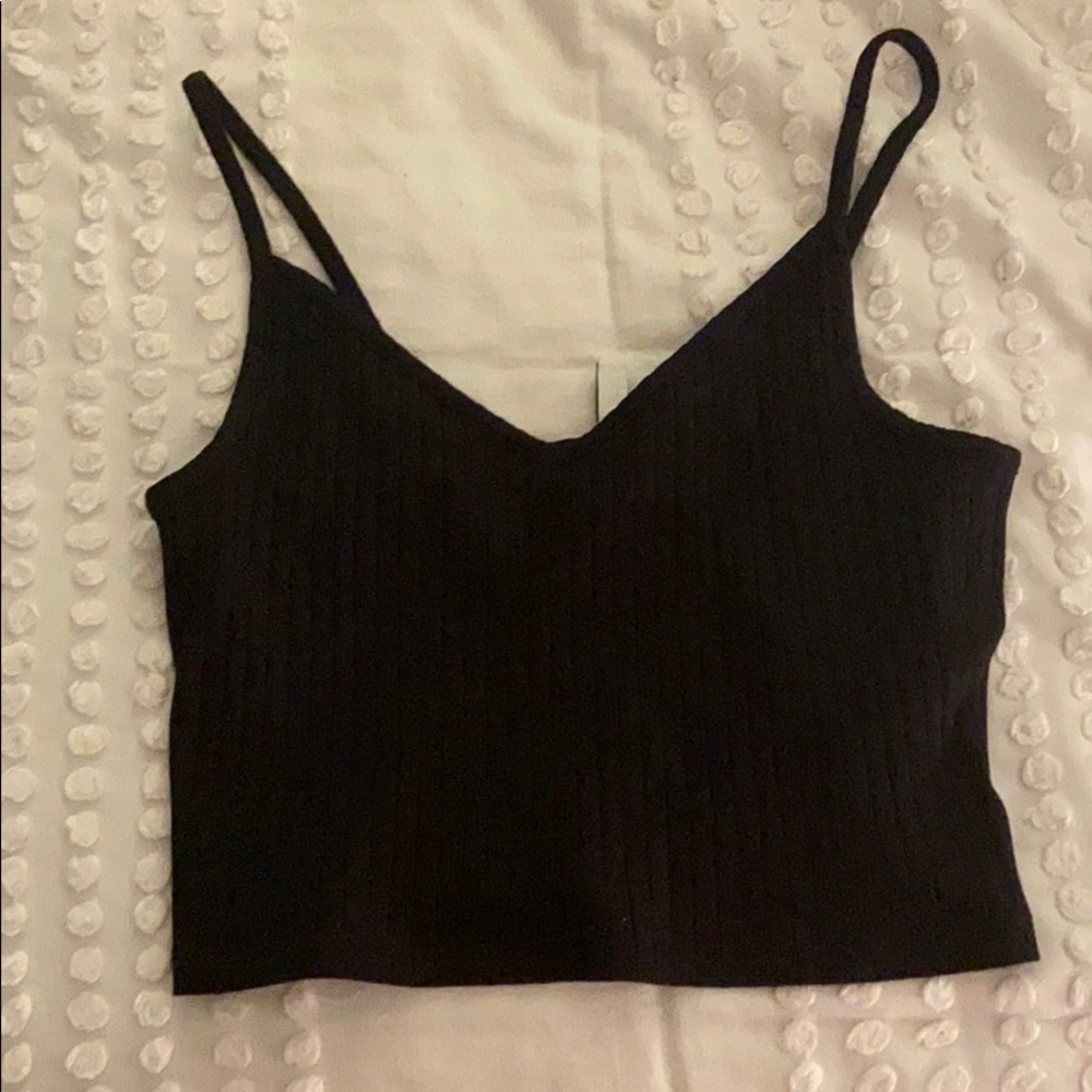 black cropped tank top